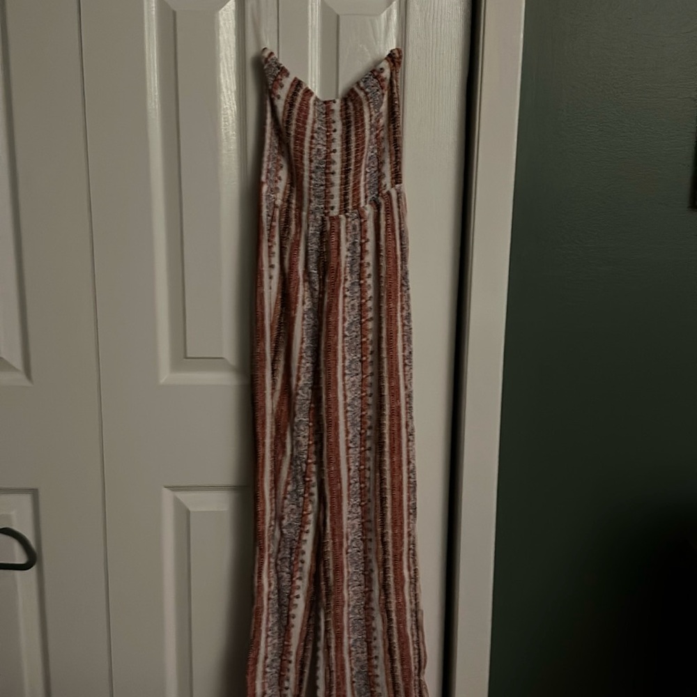 EUC Mudd Strapless Smocked Romper